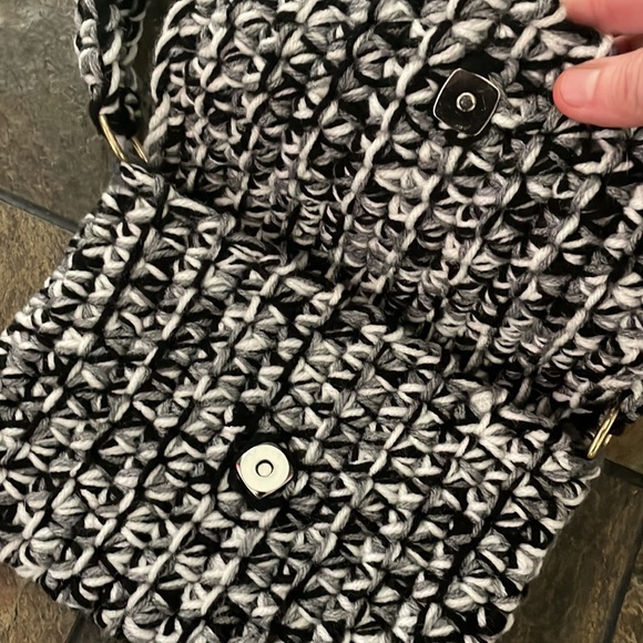 Crochet Black & Gray & White Small Shoulder Bag- magnetic closure- New Handmade - Picture 6 of 12